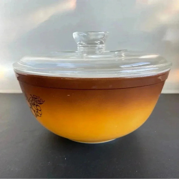 Vintage Pyrex 2 1/2 QT. Old Orchard Mixing Bowl #403 With Glass Lid - Picture 2 of 16